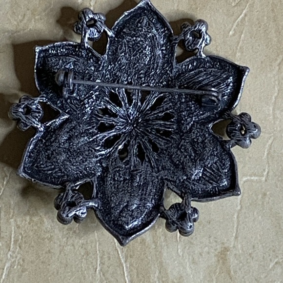 Dark Metal Flower Crystal Brooch - Picture 6 of 9